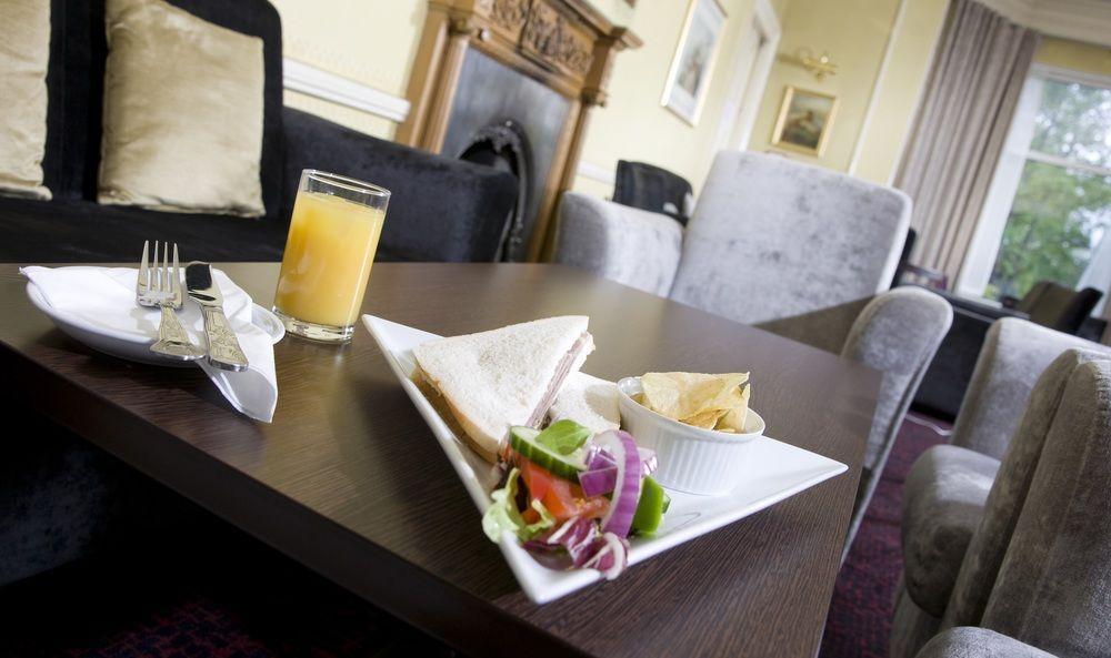 בלאטר The Invercauld Arms Hotel מראה חיצוני תמונה