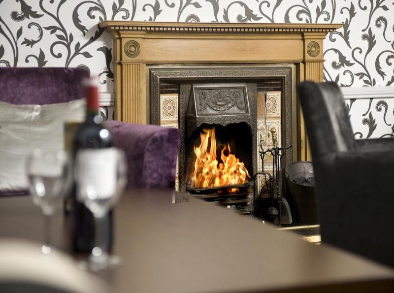 בלאטר The Invercauld Arms Hotel מראה חיצוני תמונה