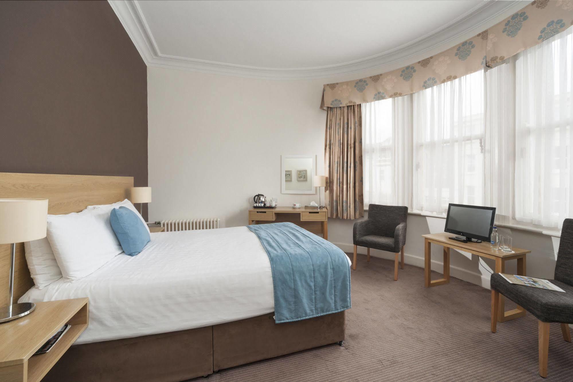 בלאטר The Invercauld Arms Hotel מראה חיצוני תמונה