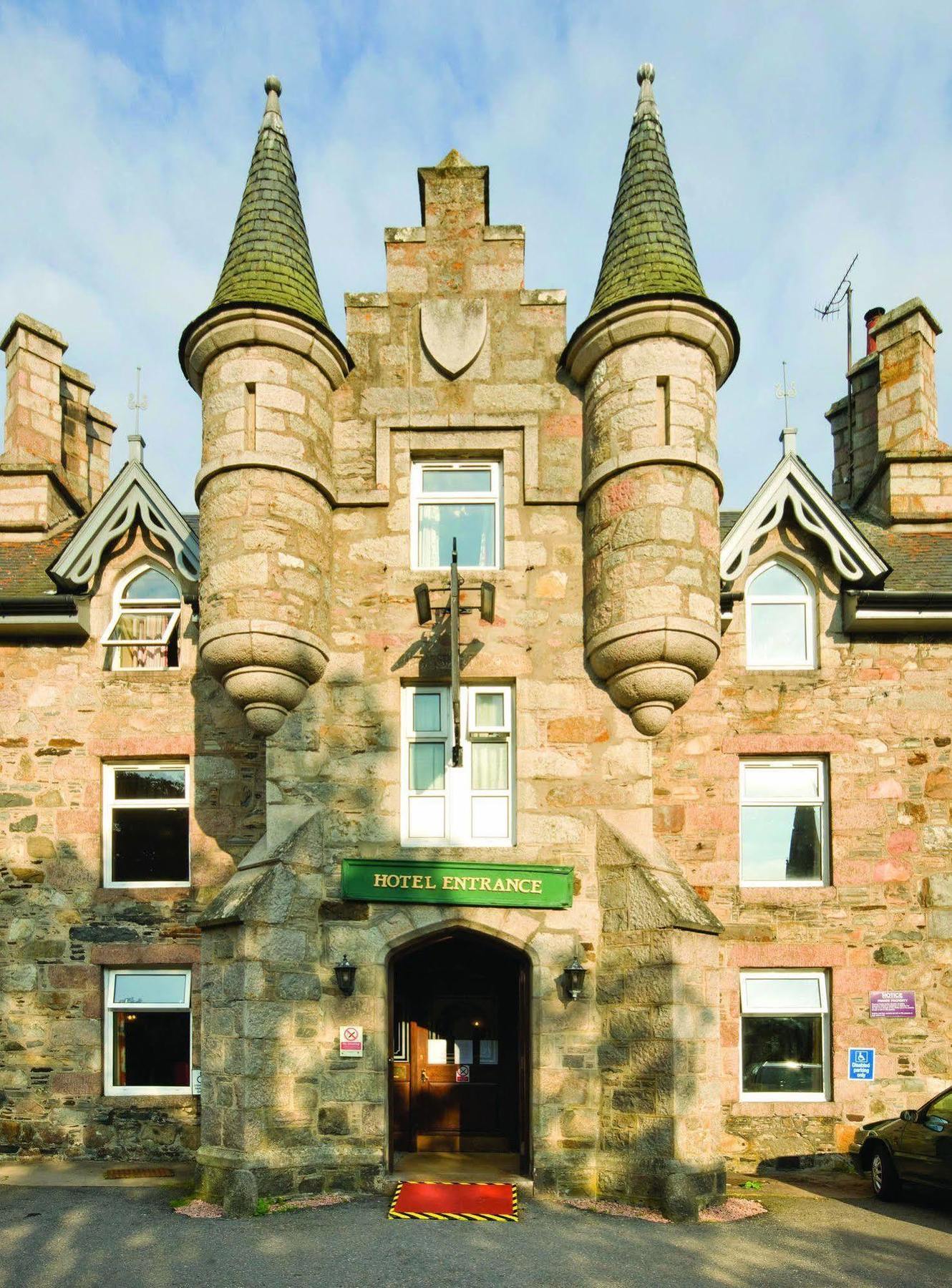בלאטר The Invercauld Arms Hotel מראה חיצוני תמונה