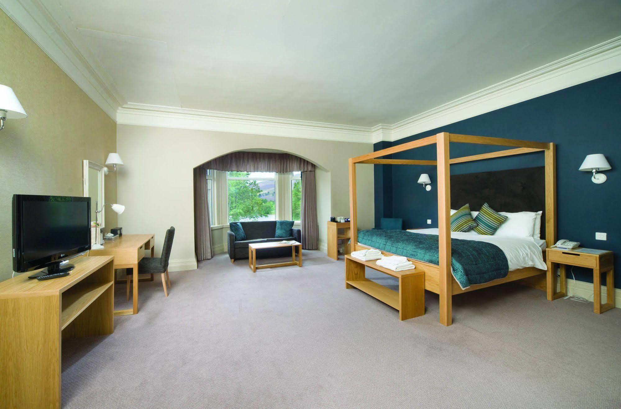 בלאטר The Invercauld Arms Hotel מראה חיצוני תמונה